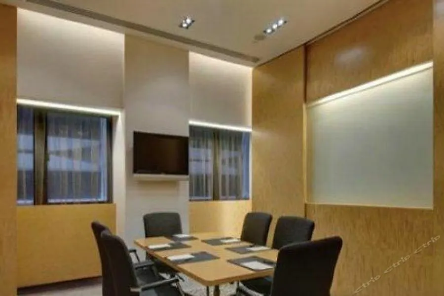 Prince Hotel, Marco Polo Hong Kong 4*,