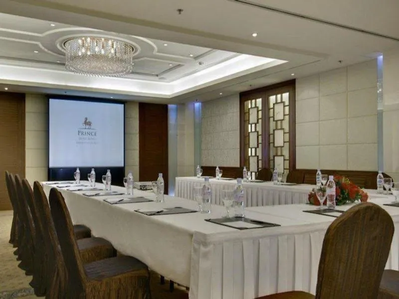 Prince Hotel, Marco Polo Hong Kong 4*,  China
